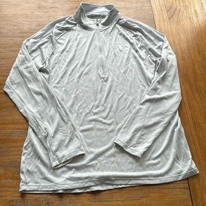 Men’s under armour loose fitted long sleeve